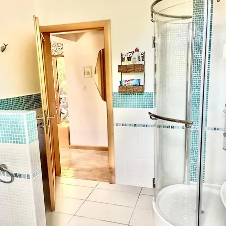 Capri Tiszaparti Vendeghaz *