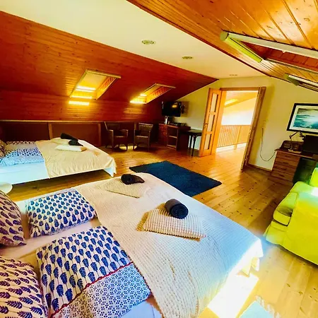 Capri Tiszaparti Vendeghaz Pensionat
