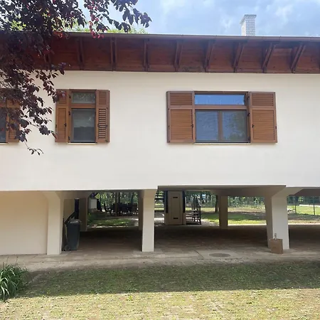 Capri Tiszaparti Vendeghaz * Rakamaz