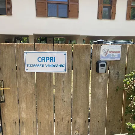 Capri Tiszaparti Vendeghaz * Rakamaz